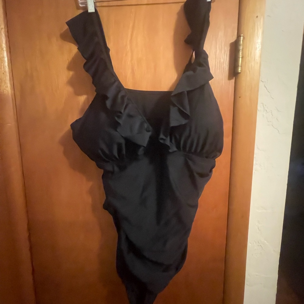 My Charmo Scalloped One Piece Swimsuit Size 3XL Black Ruched Side Slimming NWT - Picture 6 of 7